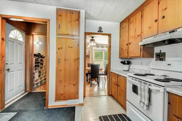 49 McFadden RD, North Kawartha, ON K0L 1A0