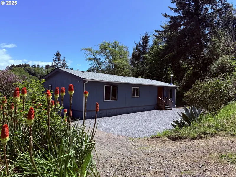 96134 FOXGLOVE WAY, Brookings, OR 97415