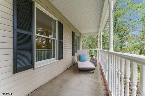 18 Bridle Path Dr, Bethlehem Twp., NJ 08802