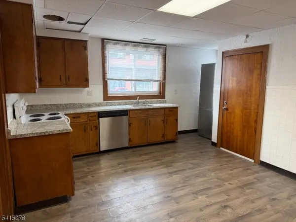 59 Walnut St #1, Montclair Twp., NJ 07042