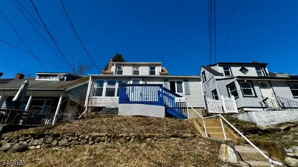 9 Lakeview Ave, Mount Olive Twp., NJ 07828