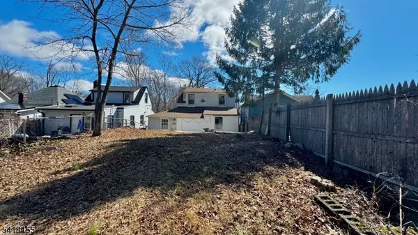 9 Lakeview Ave, Mount Olive Twp., NJ 07828