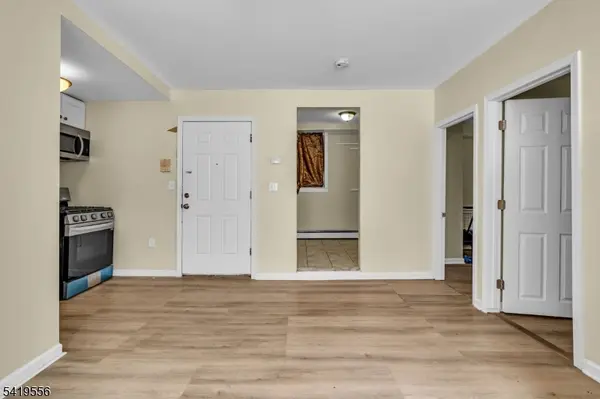 305 Cator Ave #1B, Jersey City, NJ 07305