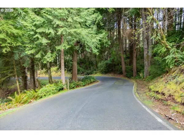 575 Fairway DR, Gleneden, OR 97388