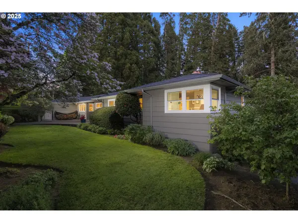 3370 SW VISTA DR, Portland, OR 97225