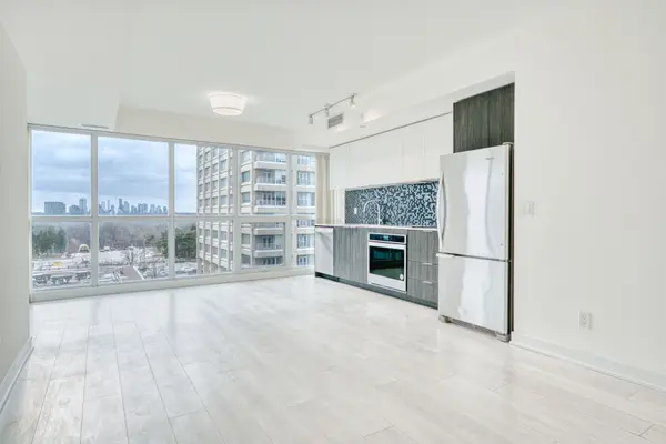 2 Sonic WAY #710, Toronto C11, ON M3C 0P2