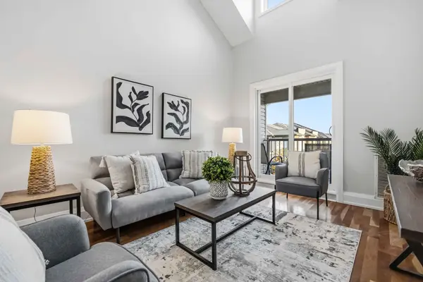 48 Petra WAY #3, Whitby, ON L1R 0A4