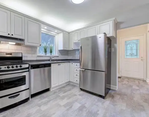 28 Boem AVE, Toronto E04, ON M1R 3T1