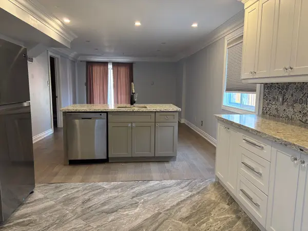 571 Roselaire TRL #Lower, Mississauga, ON L5R 2Z9