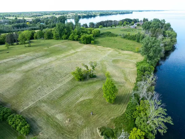 224 Bayshore RD, Greater Napanee, ON K0H 1G0