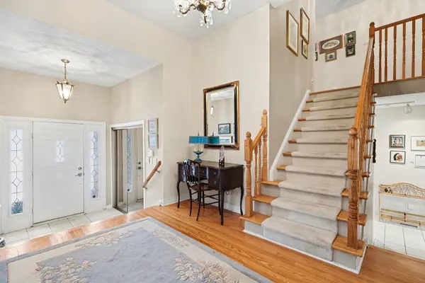 10 Oakhurst CRES, Blackburn Hamlet, ON K1B 4A6