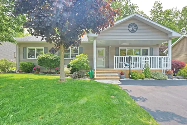 328 Wyldwood LN, South Huron, ON N0M 1T0