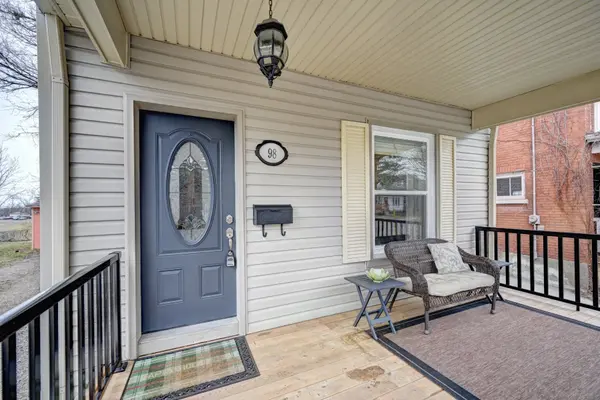 98 McNaughton ST, Cambridge, ON N1R 1Z4