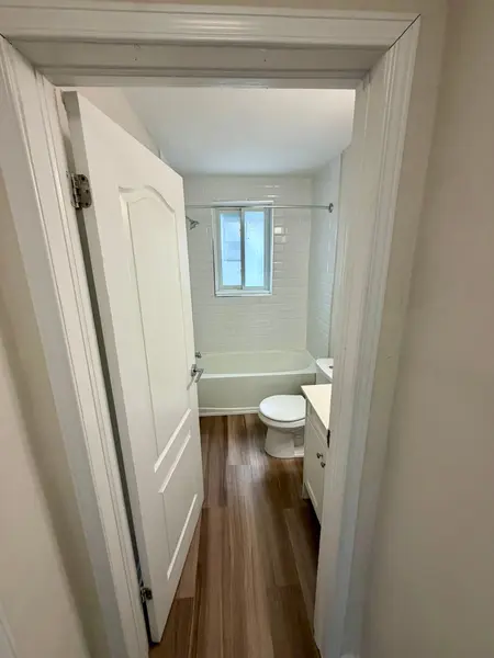 10 Croswaite AVE S #1, Hamilton, ON L8K 2T8