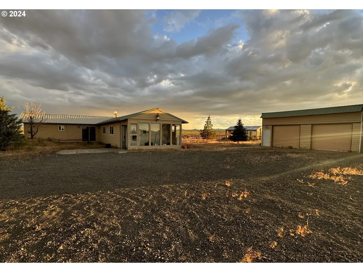 91566 SINK LN, Christmas Valley, OR 97641