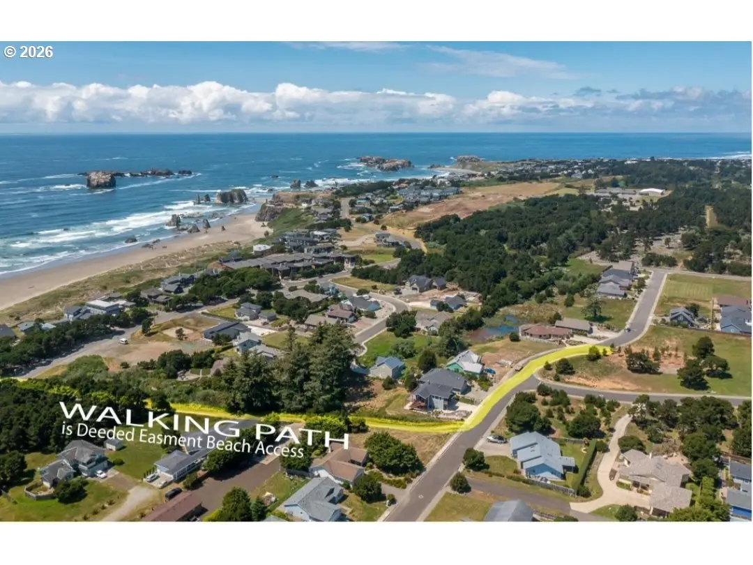 2754 LINCOLN AVE, Bandon, OR 97411