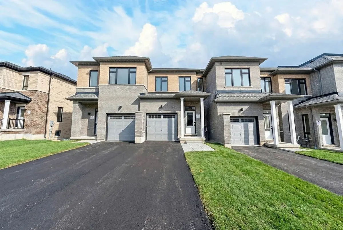 2902 PETER MATTHEWS DR, Pickering, ON L1X 0S2