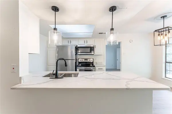 2505 Wedglea #203, Dallas, TX 75211