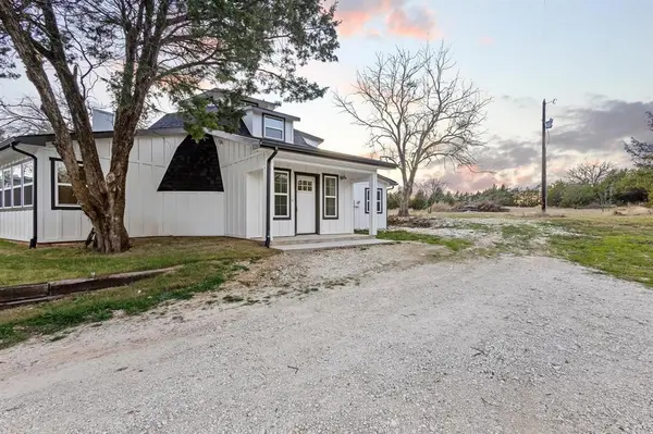 1325 Reynolds Road, Whitewright, TX 75491