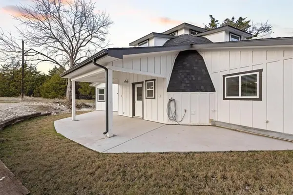 1325 Reynolds Road, Whitewright, TX 75491