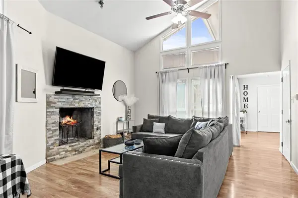 2200 Seville Court, Dalworthington Gardens, TX 76013