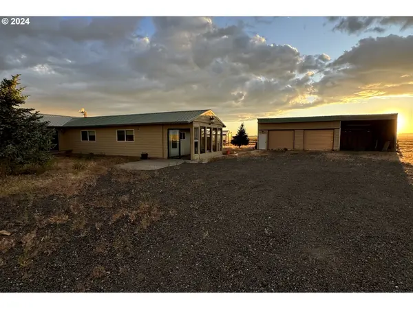 91566 SINK LN, Christmas Valley, OR 97641