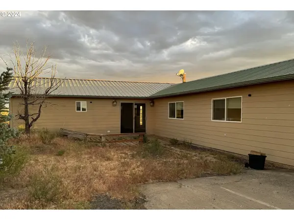 91566 SINK LN, Christmas Valley, OR 97641