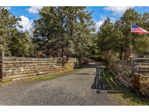 6792 SE JUNIPER CANYON RD, Prineville, OR 97754