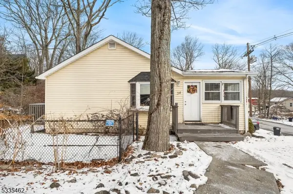 34 Northwestern Trl, Hopatcong Boro, NJ 07843