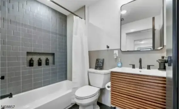 144 MAGNOLIA, Elizabeth City, NJ 07206