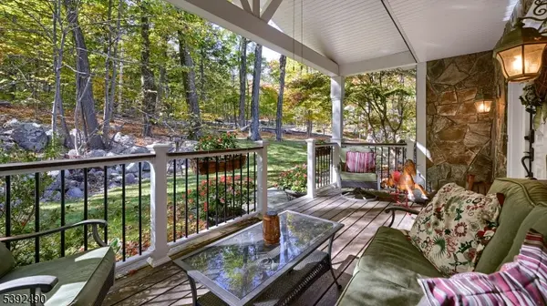 2 Briarcliff Ter, Kinnelon Boro, NJ 07405