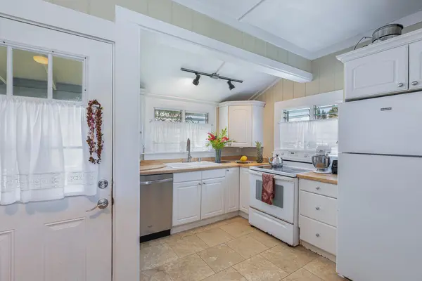 4463 MAKAHA RD #2, Kapaa, HI 96746