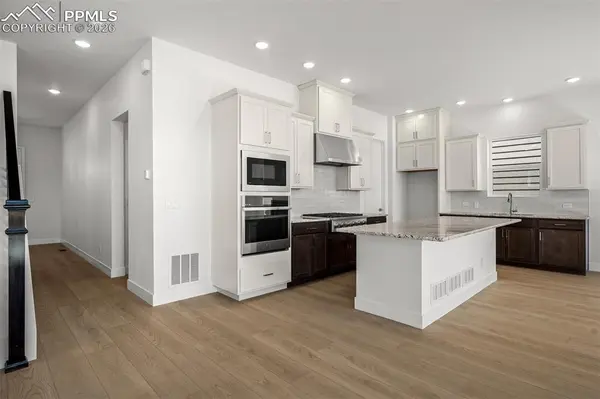 4555 Peak Crest VW, Colorado Springs, CO 80918