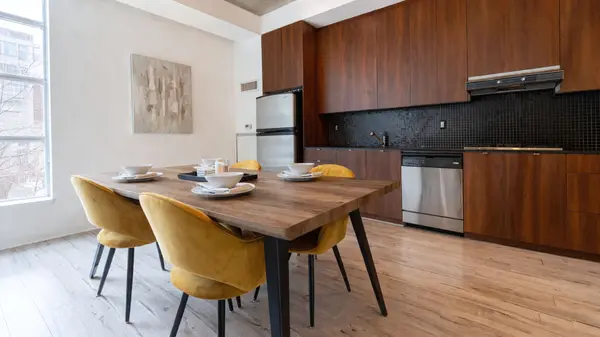 23 Brant ST #305, Toronto C01, ON M5V 2L5