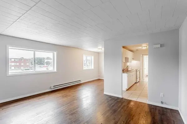 303 Frontenac AVE #1, Oshawa, ON L1J 2A7