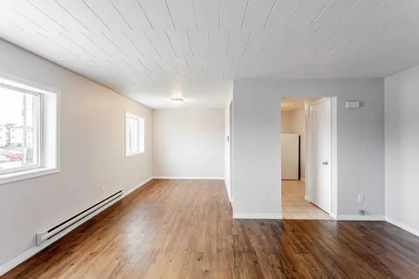 303 Frontenac AVE #1, Oshawa, ON L1J 2A7