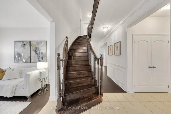 1882 Esterbrook DR, Oshawa, ON L1K 0N4