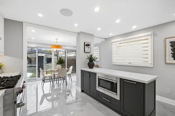 394 Main ST, Toronto E03, ON M4C 4X8