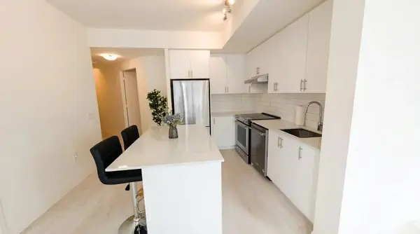 9000 Jane ST #221, Vaughan, ON L4K 0M6