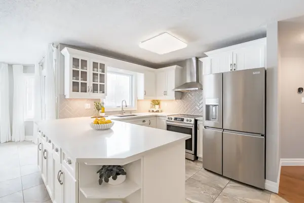 1 Pineview DR, Oro-medonte, ON L0L 2L0