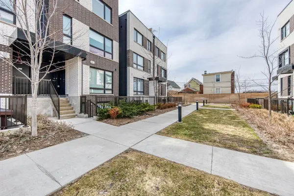 20 Ed Clark GDNS #14, Toronto W03, ON M6N 0B5