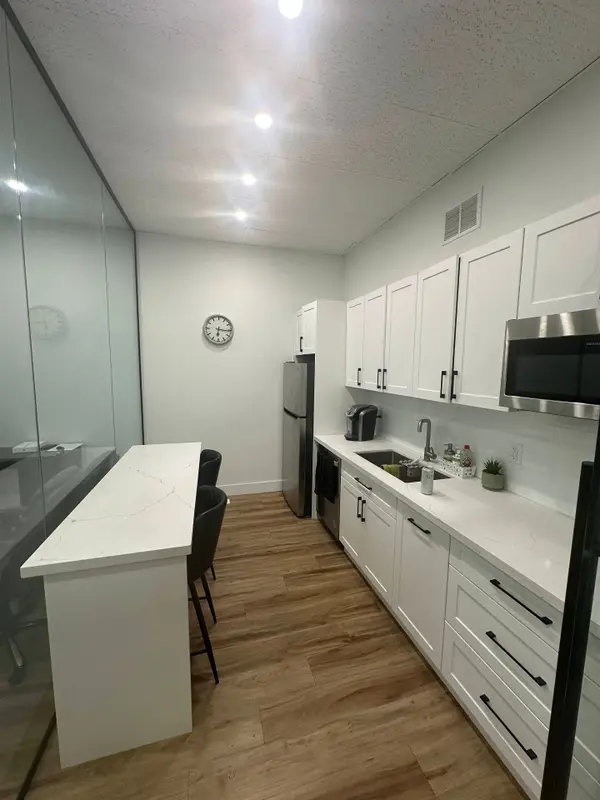 136 Guelph ST #2, Halton Hills, ON L7G 4A1