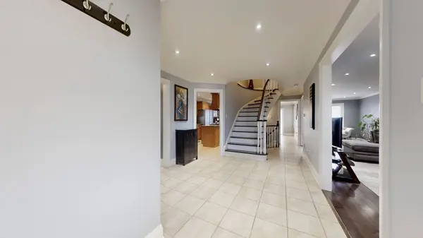 229 Kingsbridge Garden CIR, Mississauga, ON L5R 1L4