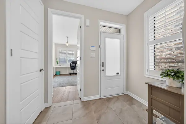 1384 Basswood CRES, Milton, ON L9E 1M4