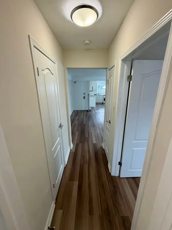 10 Croswaite AVE S #1, Hamilton, ON L8K 2T8