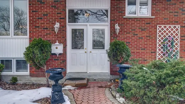 2185 Bickerton AVE, Beacon Hill North - South And Area, ON K1J 6Y2