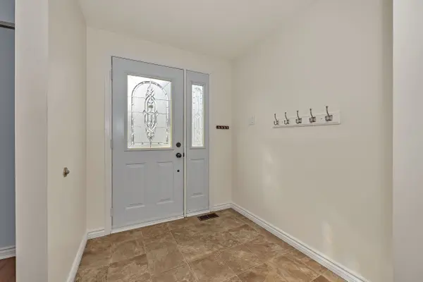 22 Red Maple CRES, Blackburn Hamlet, ON K1B 3Z3