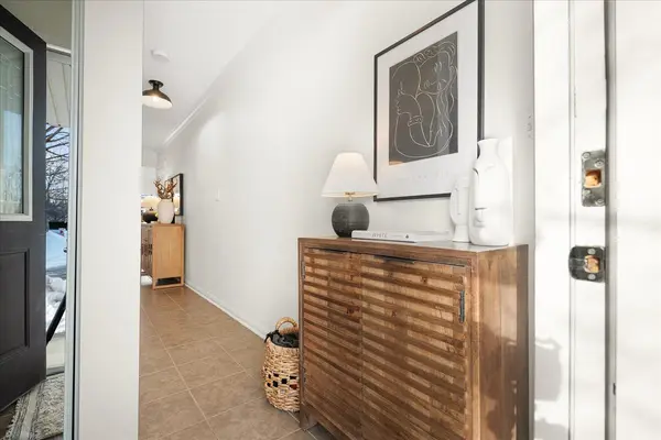 48 Manhattan CIR, Cambridge, ON N3C 0C4