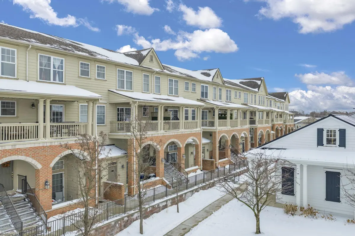 198 Amys Walk ST, Auburn Hills, MI 48326