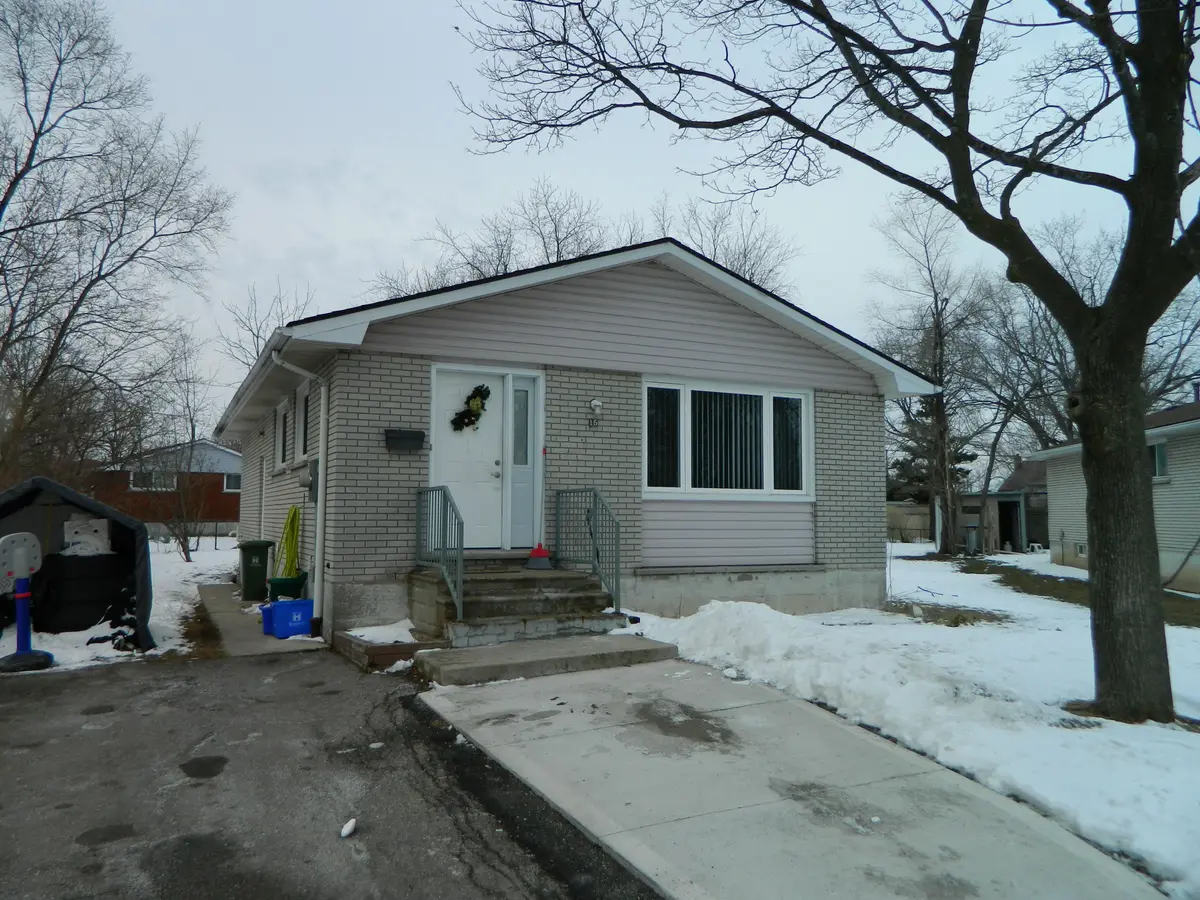 15 Michael AVE #Lower, Hamilton, ON L8T 2Y2